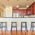 Lively 2Br In Irish Channel By Sonder